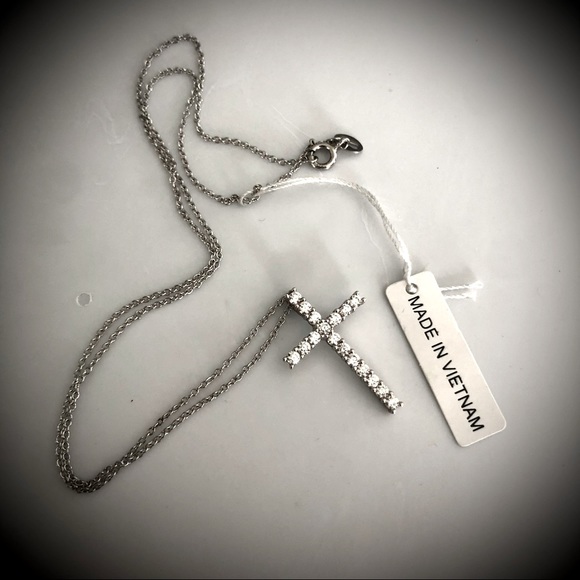 Jewelry - Swarovski Zirconia Platinum Plates Cross Pendant